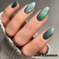 by Sarah Velvet Cat Eye 2.0 gel